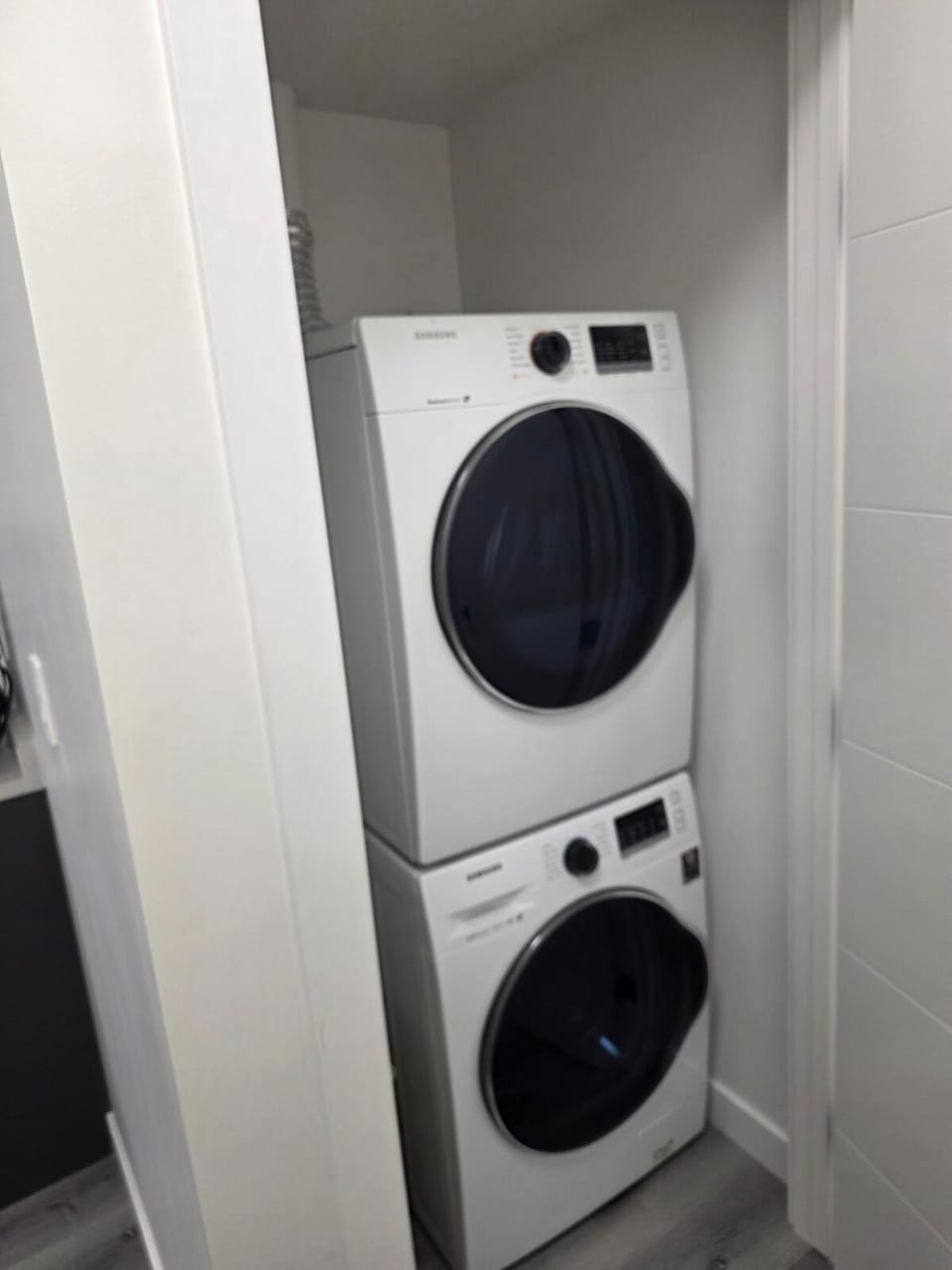 Marilyn's Luxury suite Apartment in Saskatoon