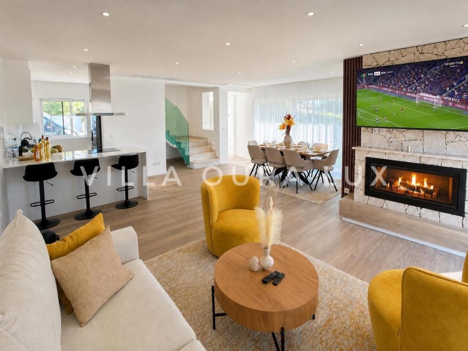 TV and multimedia, Living room, Seating area, Garden view, Pool view, fireplace, internet