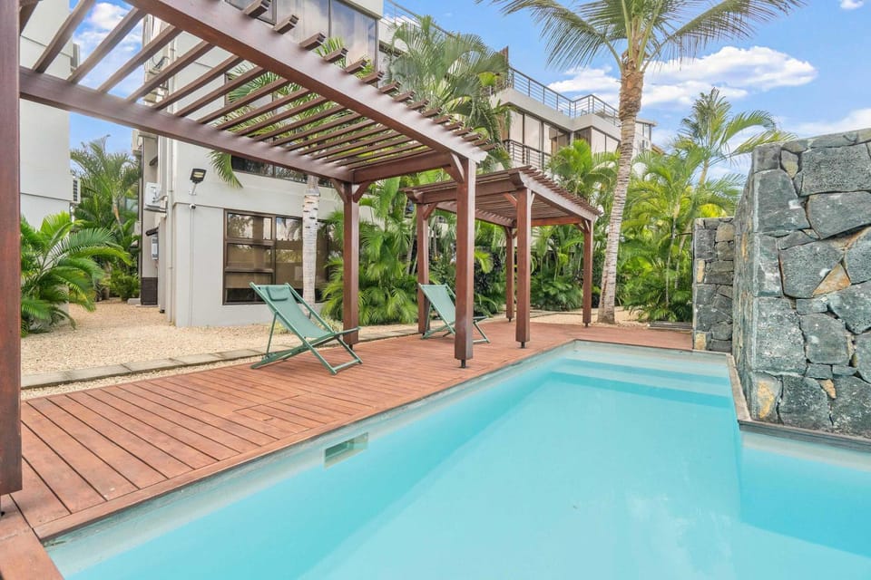 Penthouse Lumia - Luxury Duplex by the Beach Apartment in Rivière Noire District, Mauritius