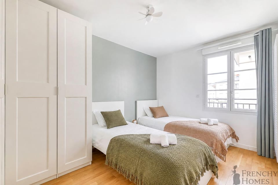 flat iron, wardrobe