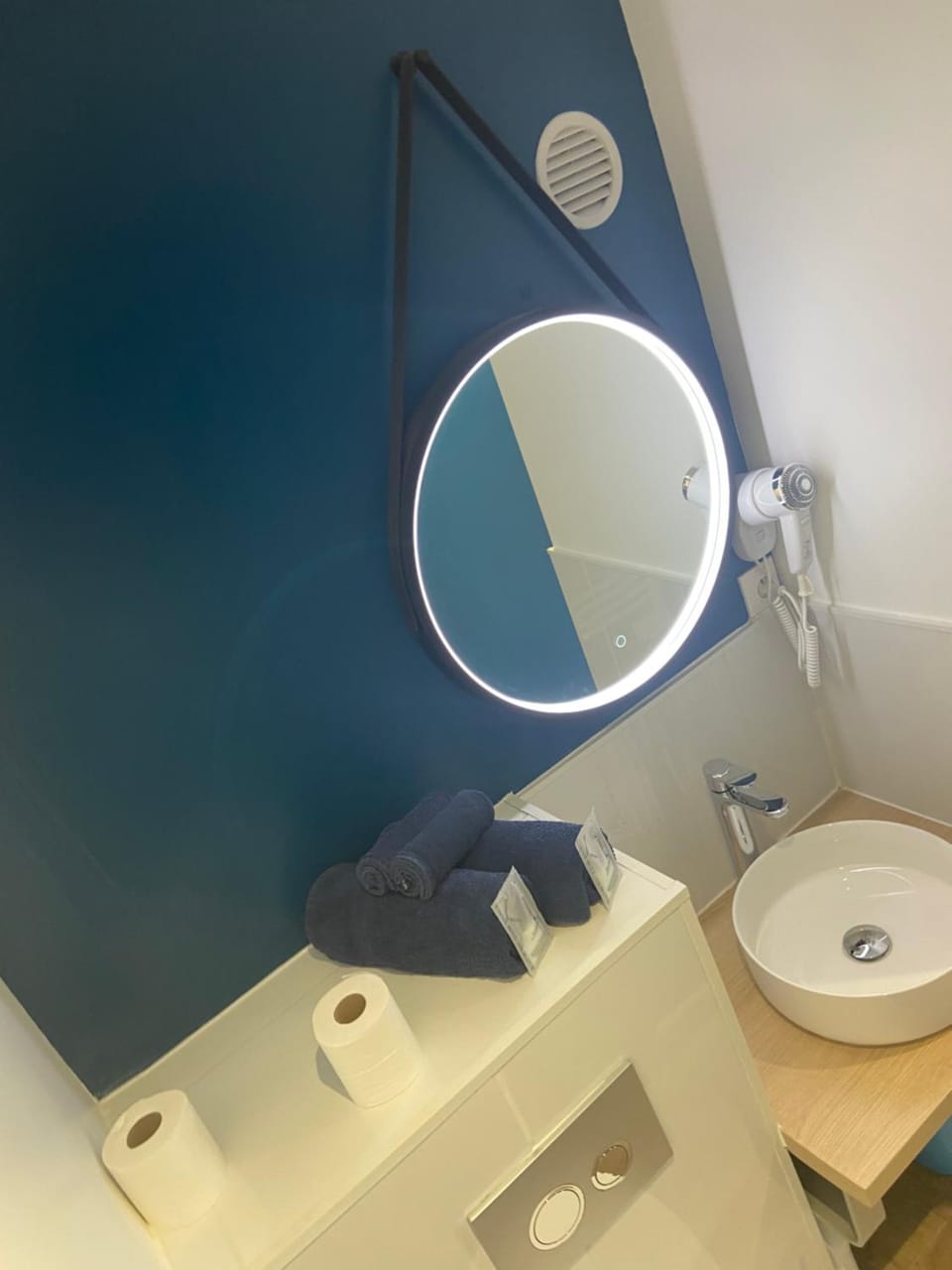Bathroom, towels