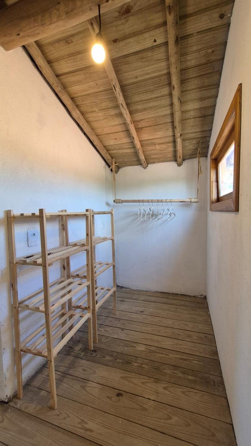 Bedroom, locker