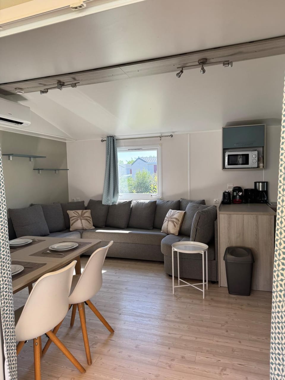 Bungalow 95, Wi-Fi, 8 people 4-star Camping Lac des Rêves Apartment in Lattes