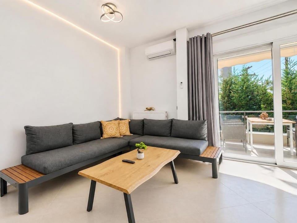 Coastal Escape - Modern 2BR Maisonette by ΜΡS House in Peloponnese Region