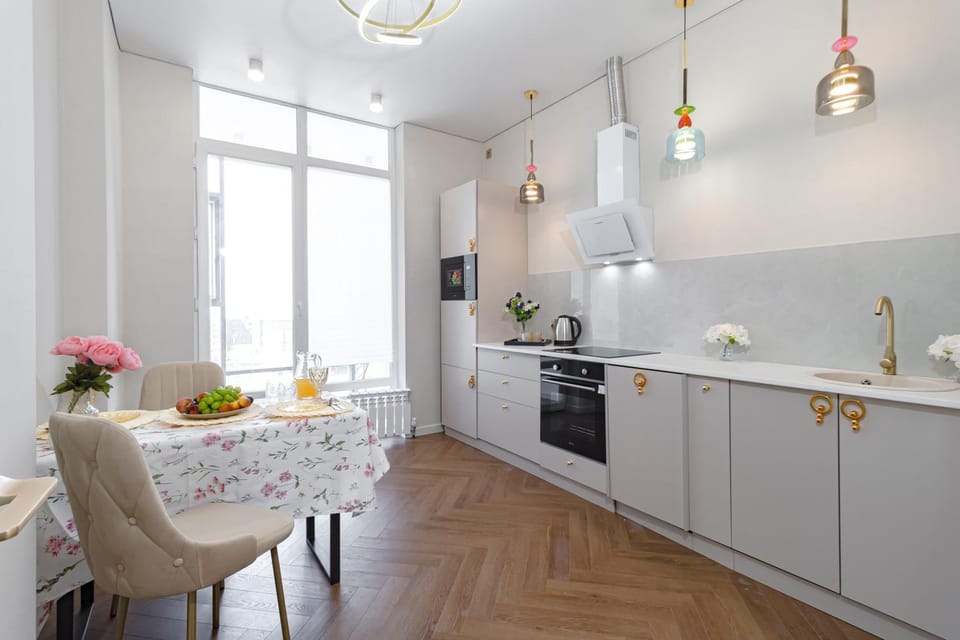 Kitchen or kitchenette, Dining area, oven, stove