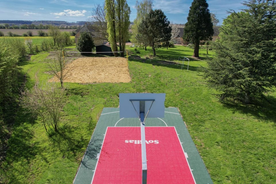 Villa Haut Briauche 61 - Piscine chauffee - Beach Volley - 2h Paris - 45p Villa in Normandy