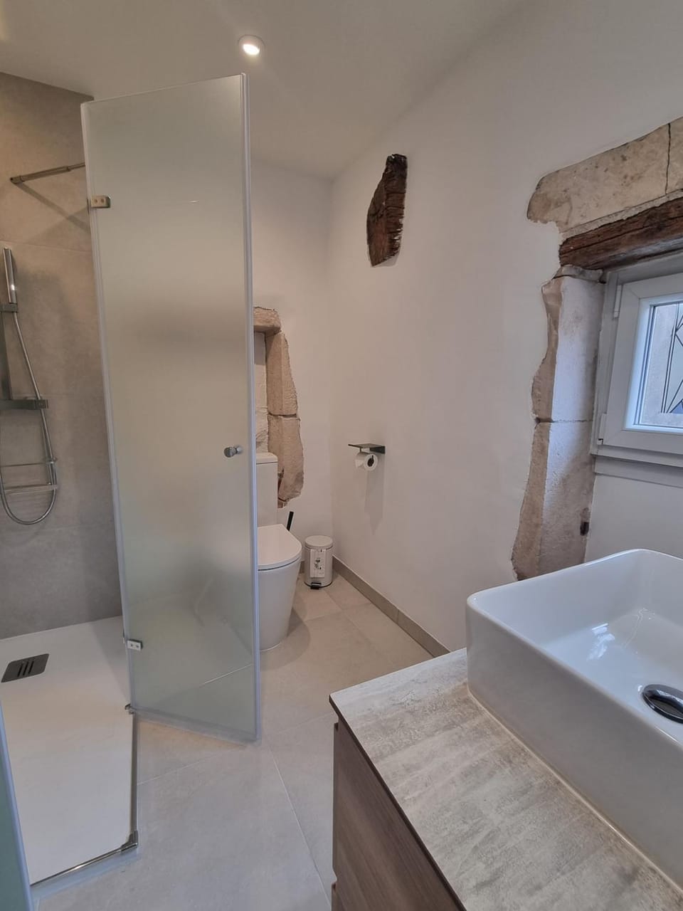 Shower, Toilet, Bathroom, towels