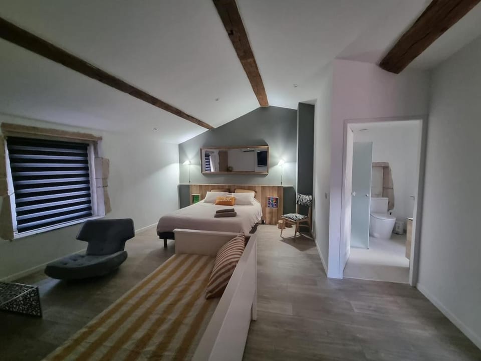 TV and multimedia, Photo of the whole room, Seating area, Bedroom, Quiet street view