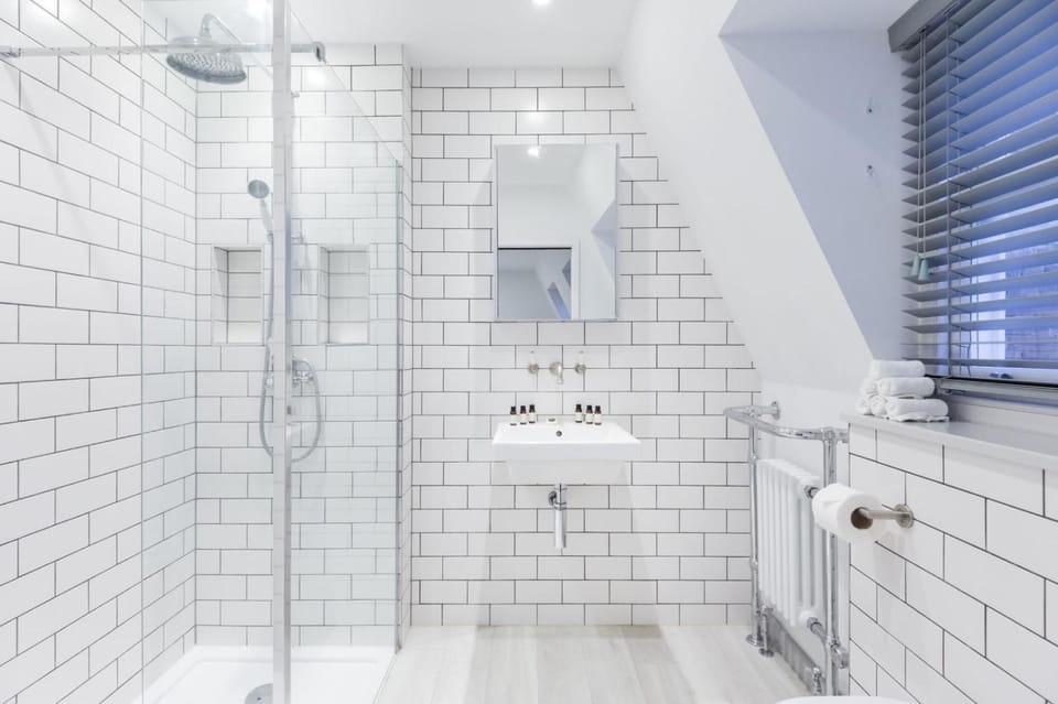 Shower, Bathroom, towels