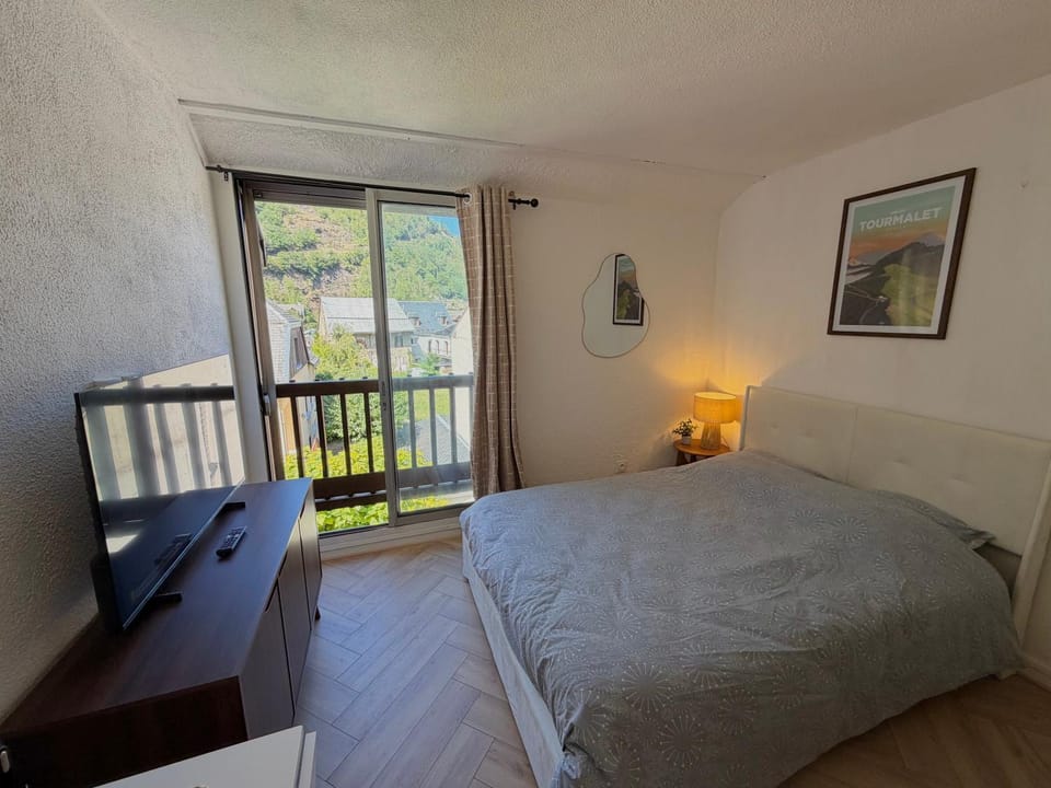 Studio au cœur de Luchon avec parking, télécabine à 600m Cabin in Occitanie