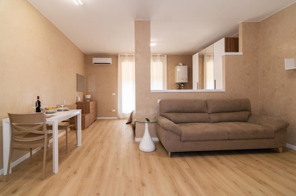 Living room, Seating area, Dining area, air conditioner