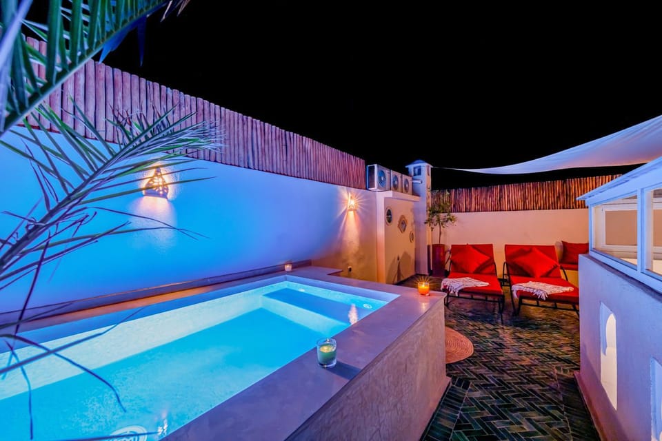 Swimming pool