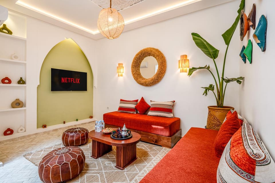 Riad Ambre d'Orient, Rooftop Pool Oasis House in Marrakesh