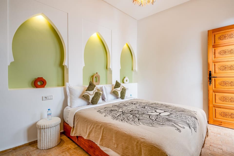 Riad Ambre d'Orient, Rooftop Pool Oasis House in Marrakesh