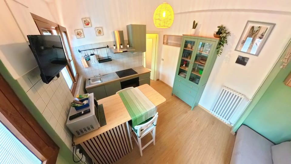 TV and multimedia, Kitchen or kitchenette, Living room, Dining area