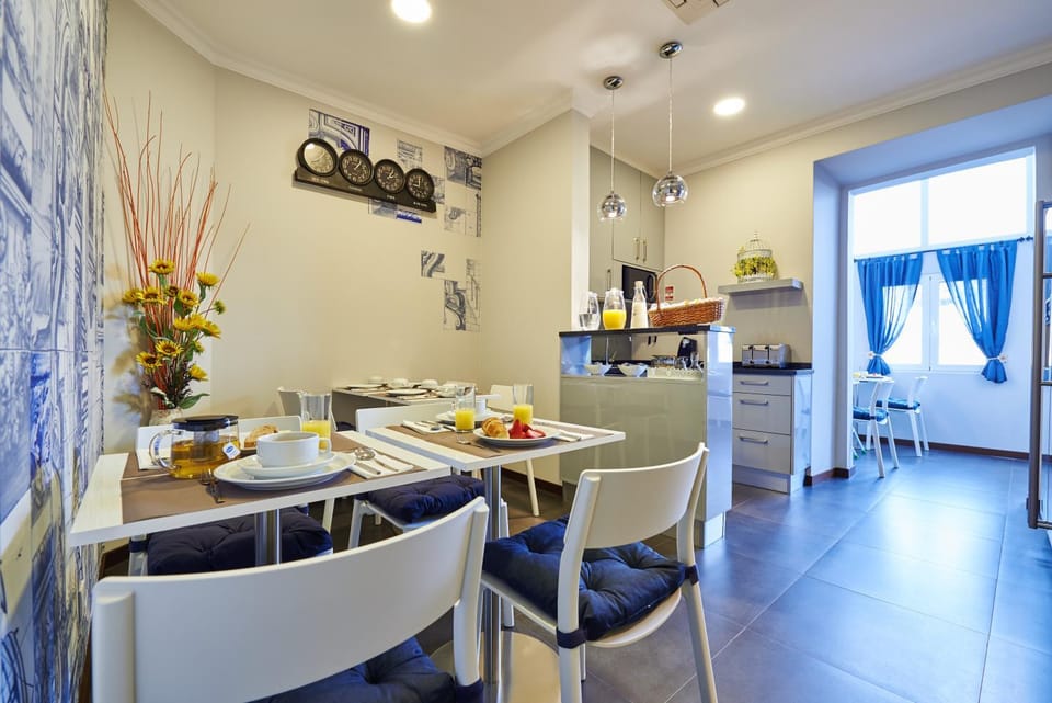 Communal kitchen, Continental breakfast