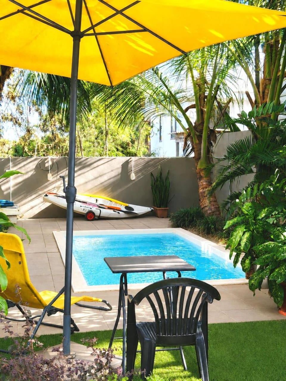 Swimming pool