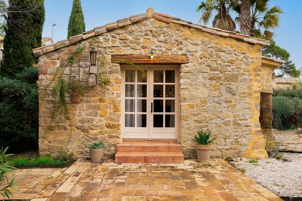 Château Les Sacristains Apartment hotel in Mèze