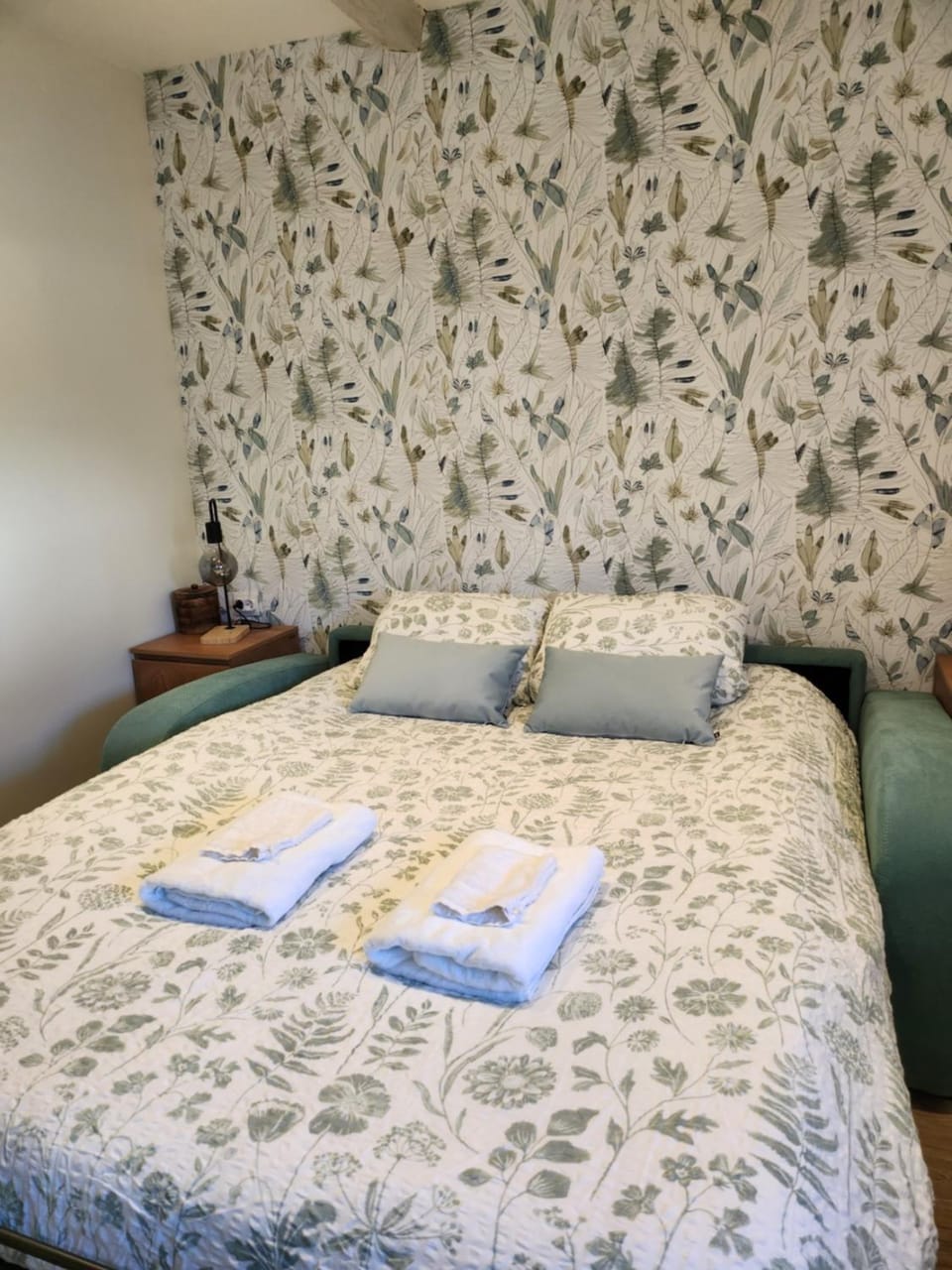Photo of the whole room