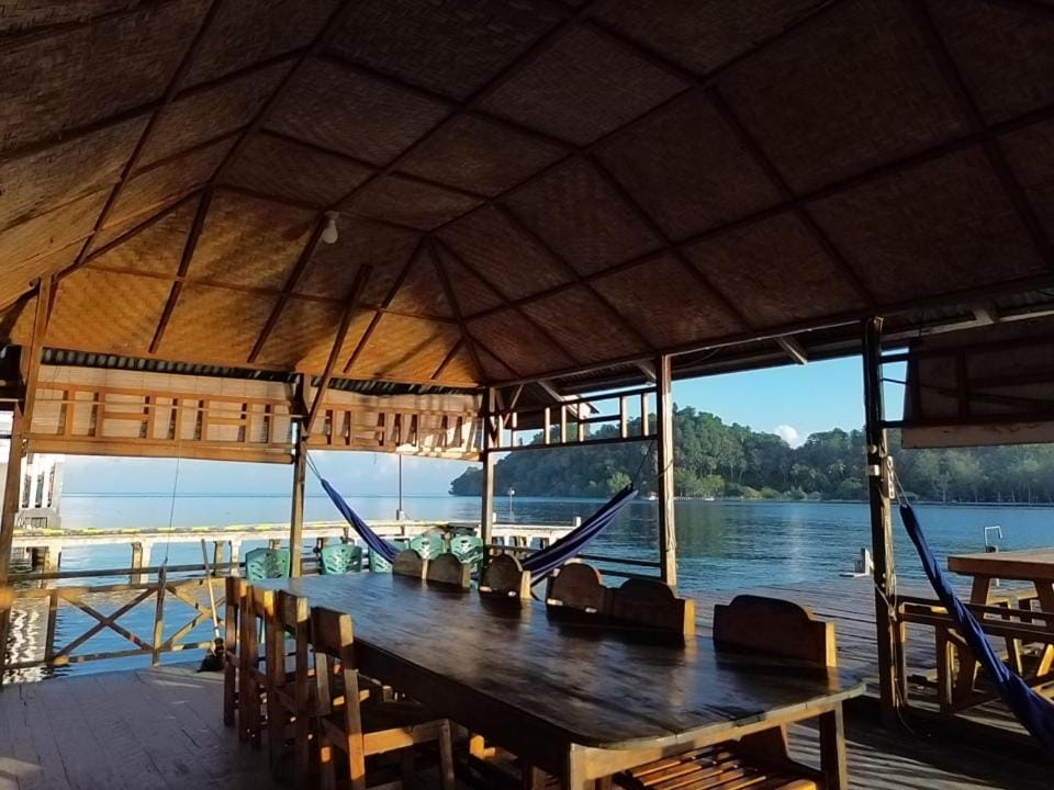 Restaurant/places to eat, Natural landscape