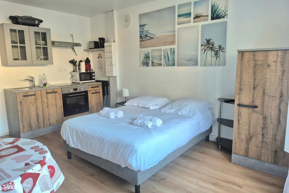 Studio with terrace and barbecue close to the sea Apartment in Normandy
