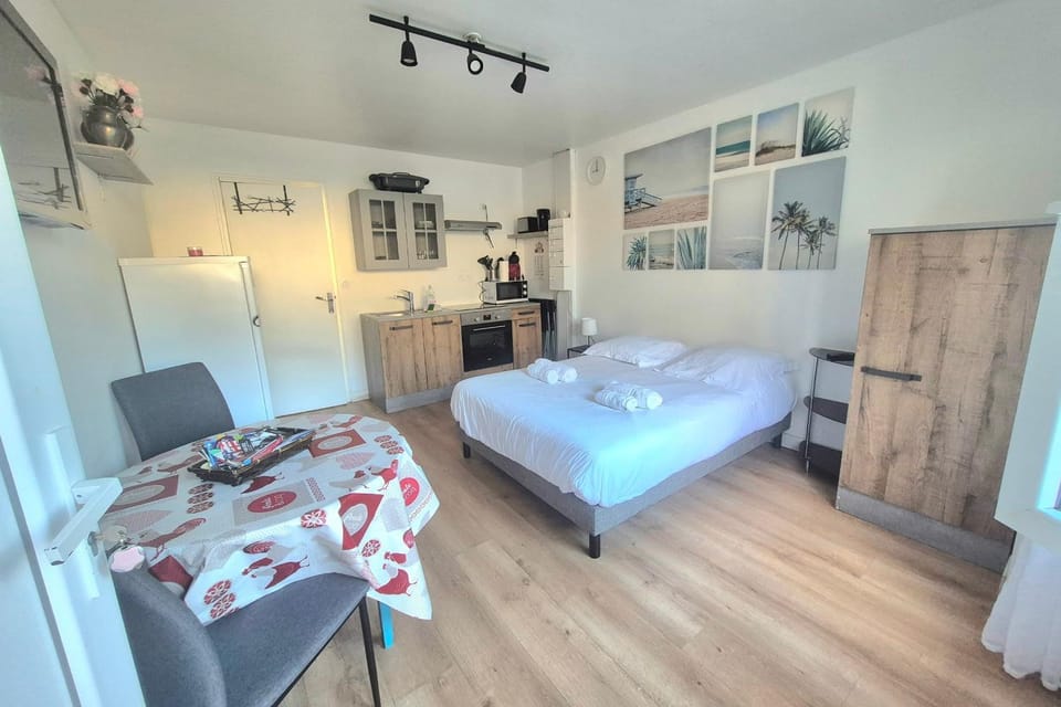 Studio with terrace and barbecue close to the sea Apartment in Normandy