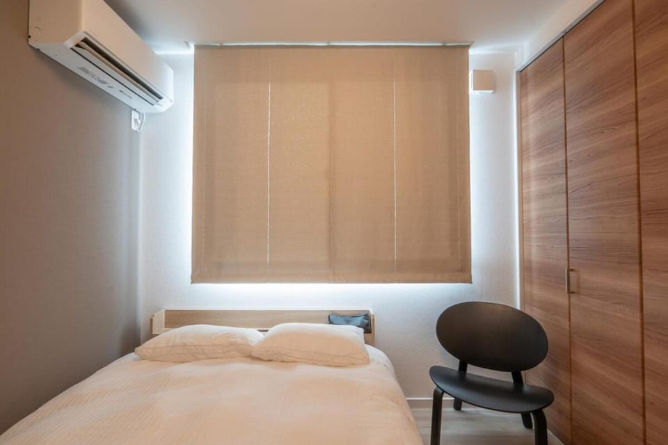 Bed, Photo of the whole room, Bedroom, wardrobe, air conditioner