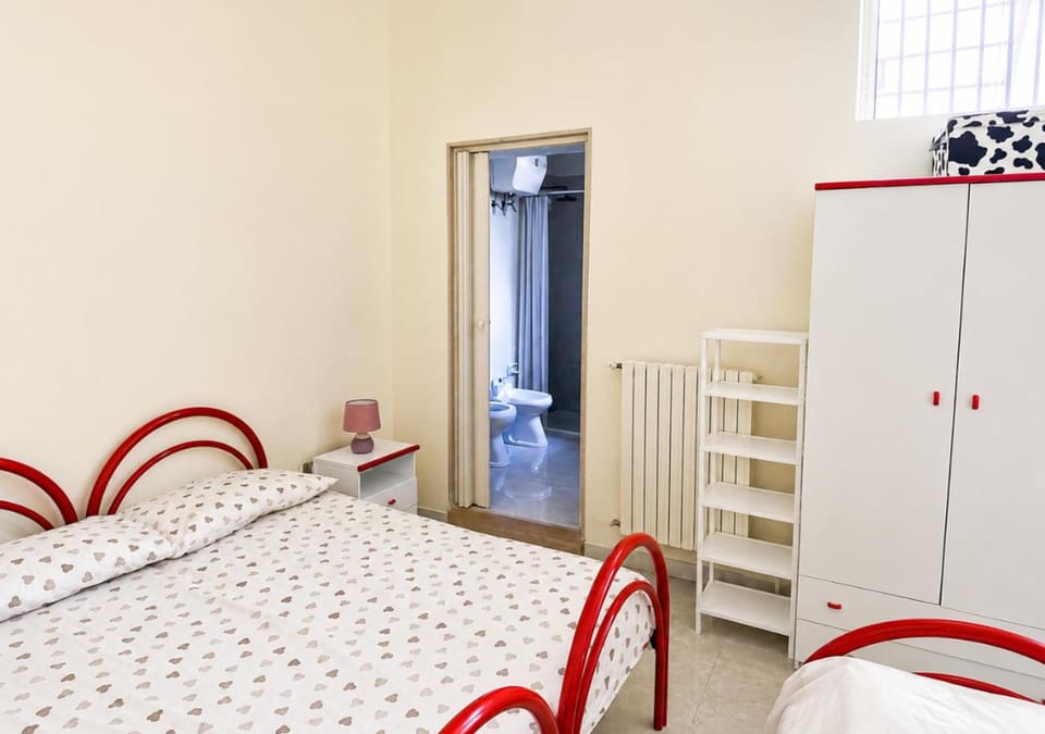 Bedroom, wardrobe