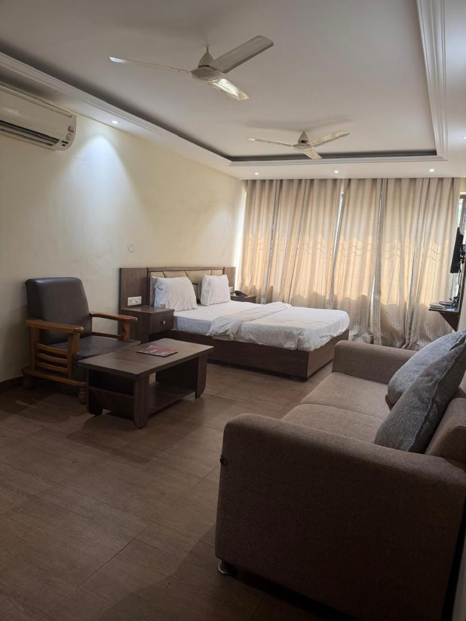 Photo of the whole room