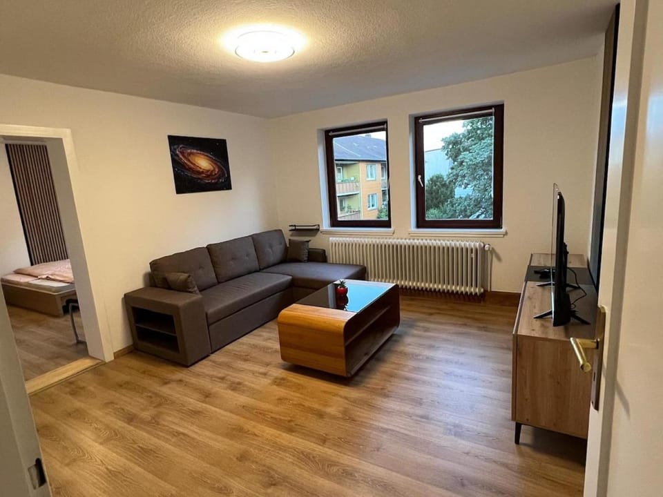 Exclusive 4-room apartment near Wilhemshöhe train station Apartment in Kassel