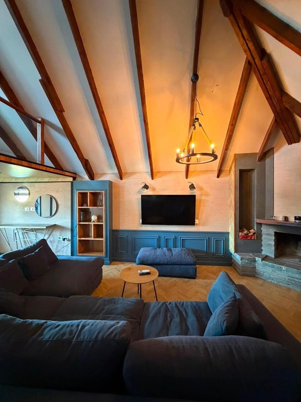 The SunSet Penthouse 100m from New Bazaar -Balcony - Available Parking Apartment in Tirana