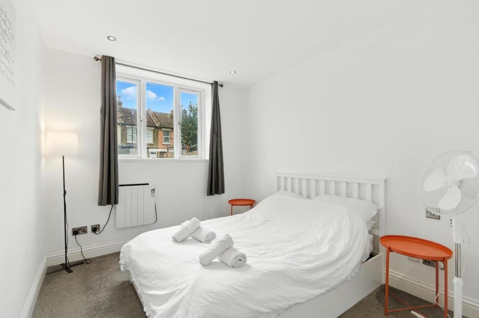 Croydon Retreat Free Parking & Sofa Bed Apartment in Croydon