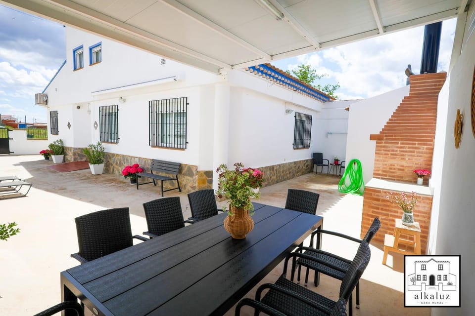 Property building, Patio, Day, BBQ facilities, Balcony/Terrace, Balcony/Terrace, Seating area, Swimming pool