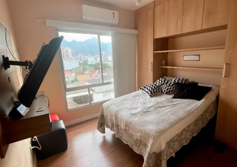 Photo of the whole room, Bedroom, air conditioner