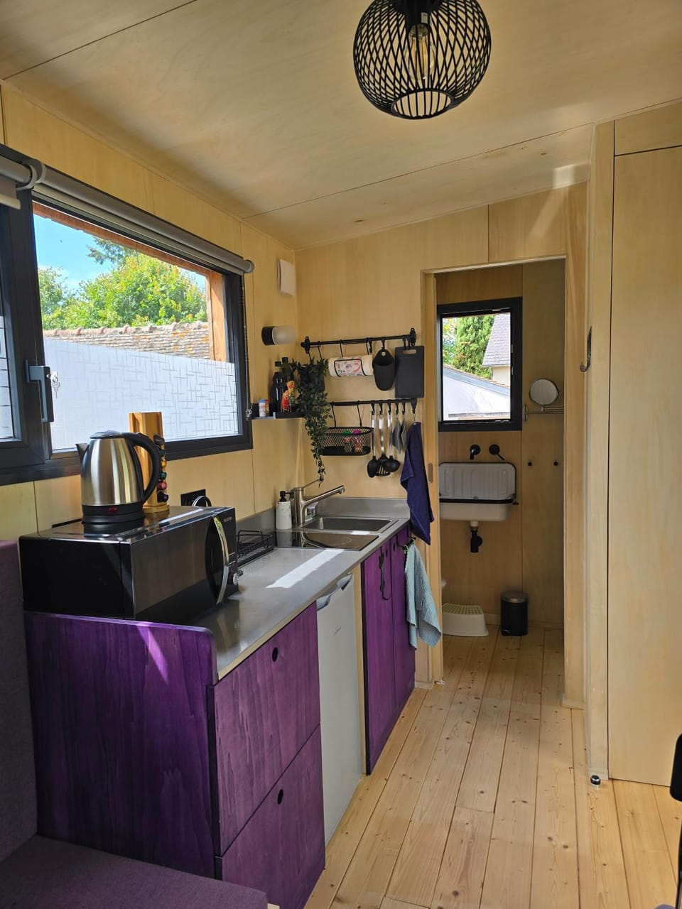 Kitchen or kitchenette, Living room