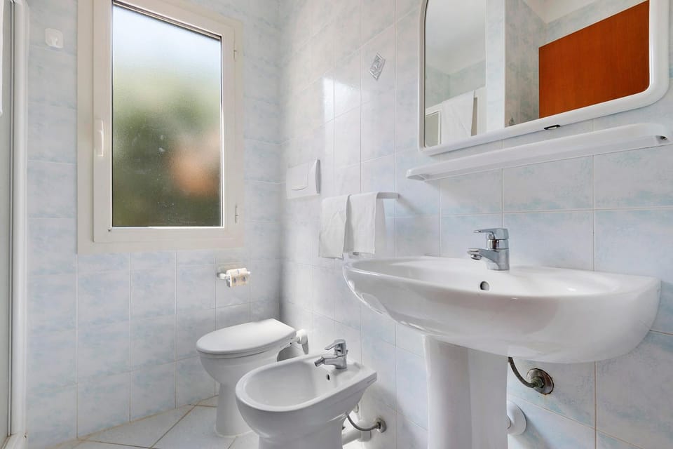 Bathroom, Living room