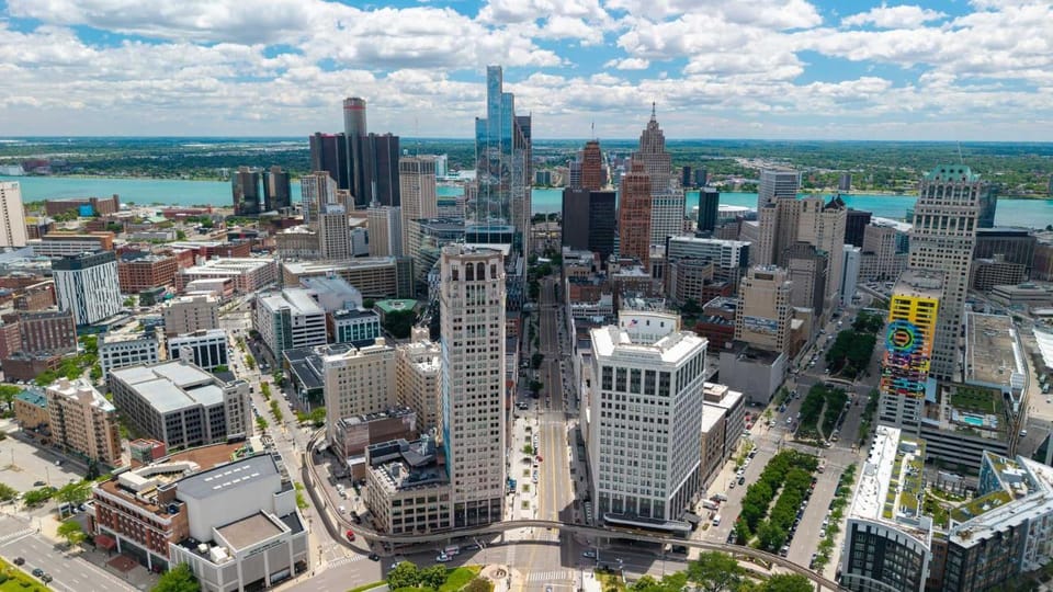 Modern Loft Living in Downtown Detroit w City View Apartment in Windsor