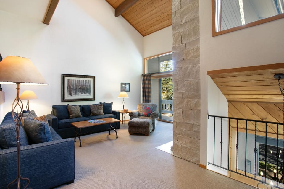 188 Ridgepoint House in Avon
