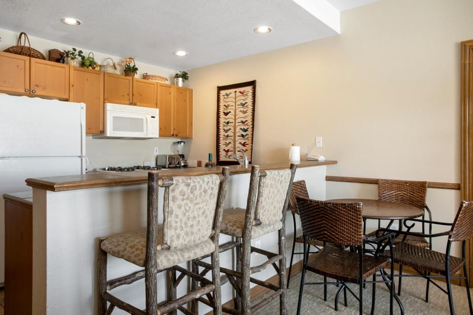 224 Chapel Square Apartment in Avon