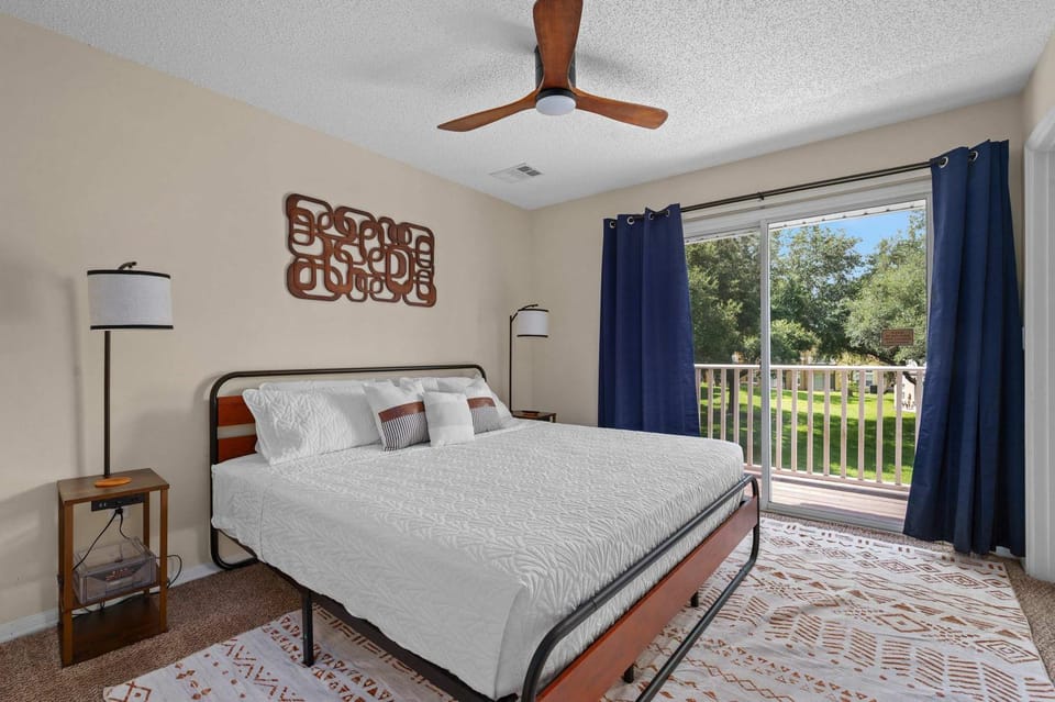 Pet-Friendly Townhome Near Disney - Emerald Island Resort House in Osceola County