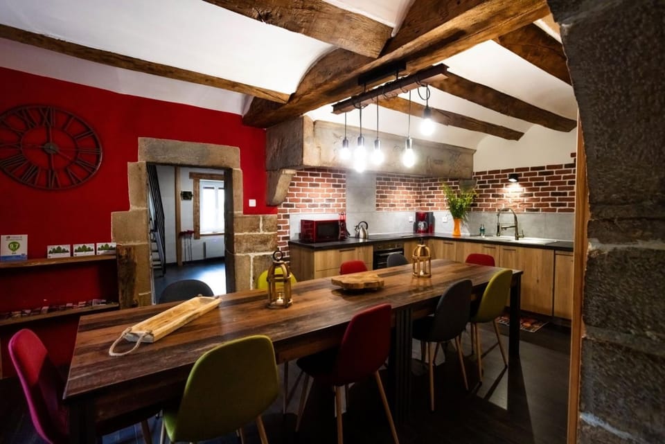 Property building, Kitchen or kitchenette, Living room