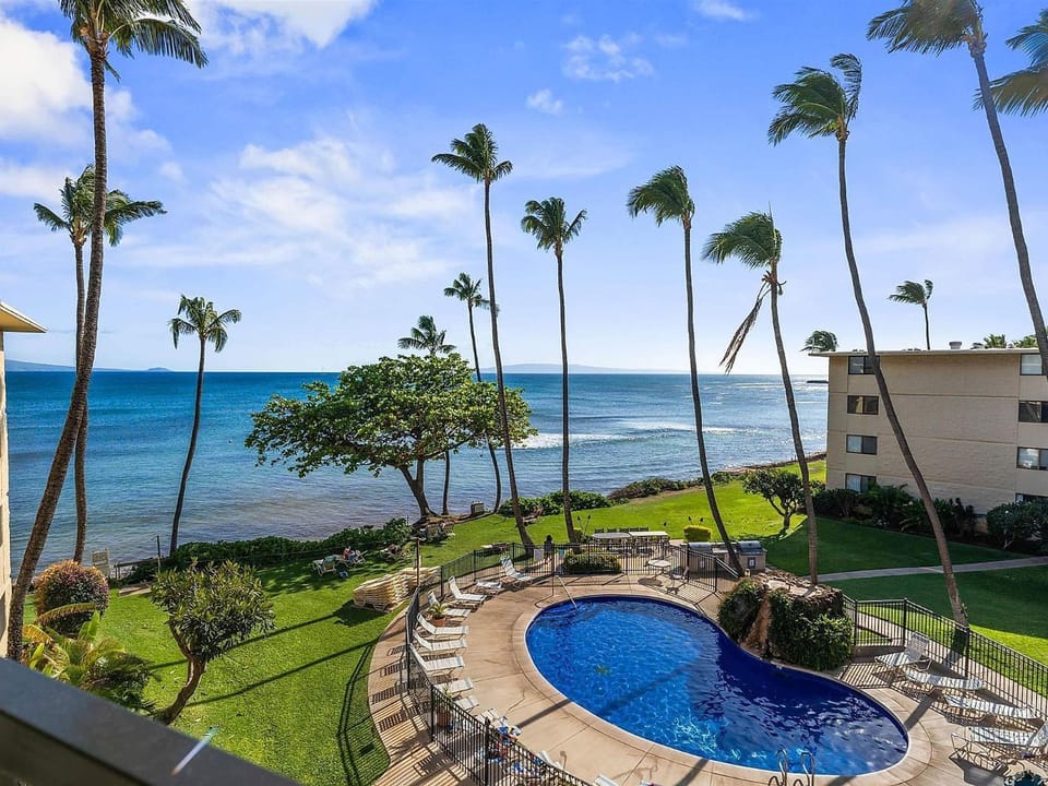 Kanai A Nalu - 4 BR, Beachfront, 2 Units House in Maalaea