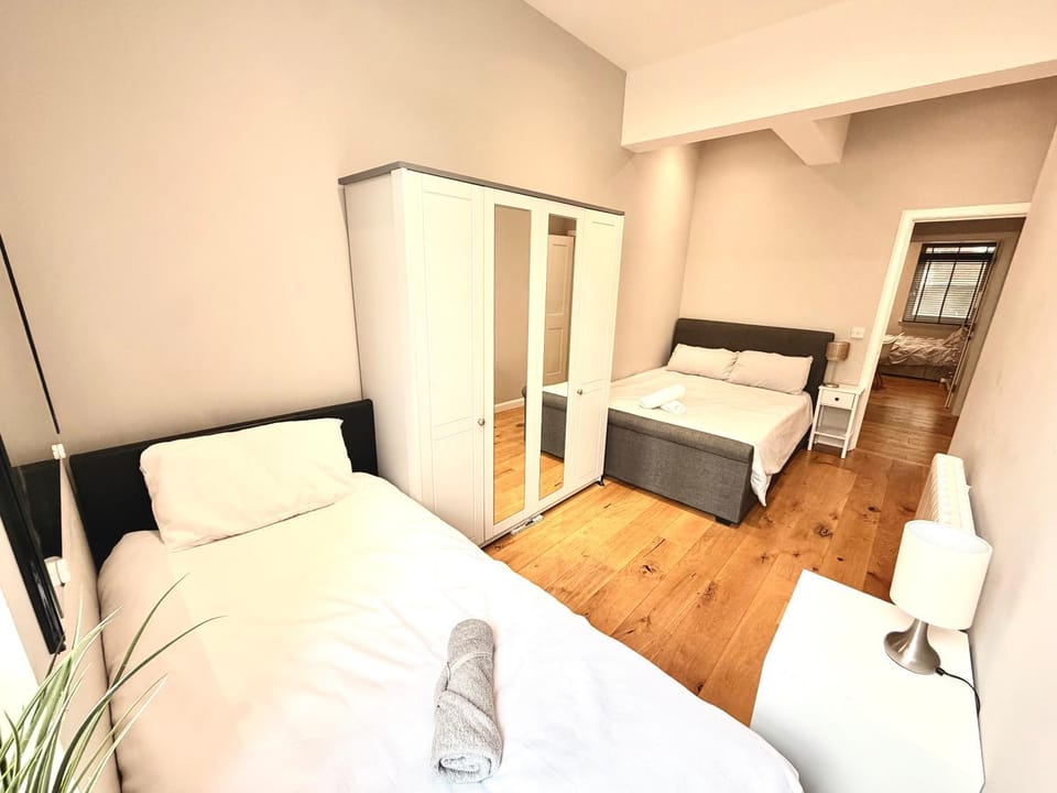 London Road Luxury Georgian Apartments - SuperFast WiFi - Parking Available Apartment in Edinburgh