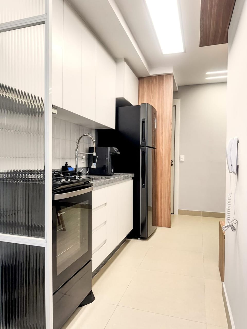 Kitchen or kitchenette, oven, pet friendly, stove