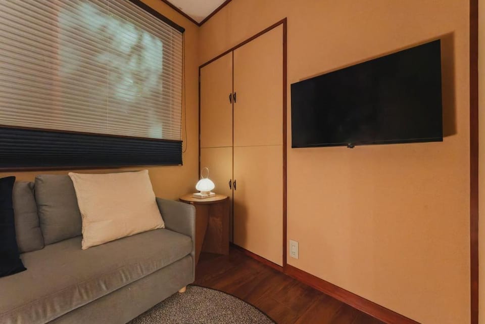 TV and multimedia, Living room, Photo of the whole room, Seating area