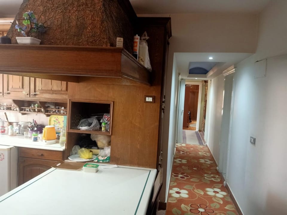شقة جبل المقطم فيو رائع مفتوح تري الأهرامات و القاهرة في منطقة القصور Apartment in Cairo Governorate