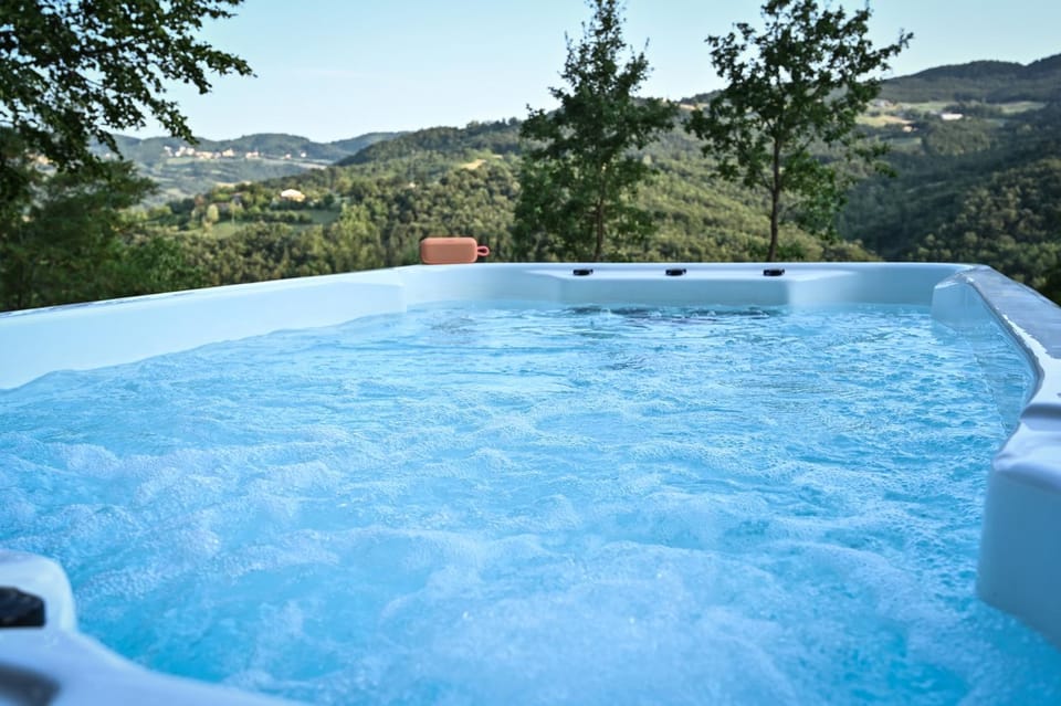 Hot Tub, Swimming pool, Swimming pool