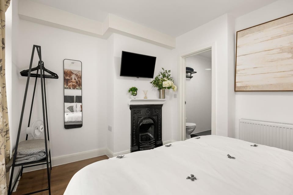 K Suites - Addington Road House in Croydon