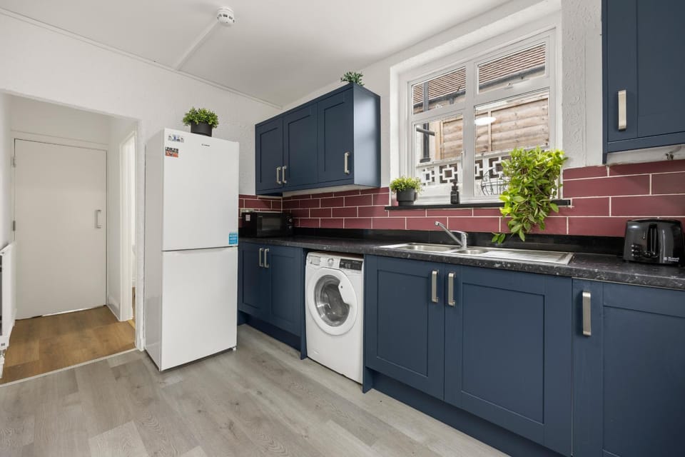 K Suites - Addington Road House in Croydon