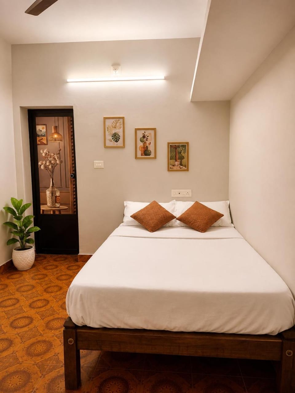Bed, Photo of the whole room, Bedroom
